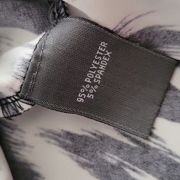 Kenneth Cole Reaction Sleeveless Blouse - Picture 9 of 11